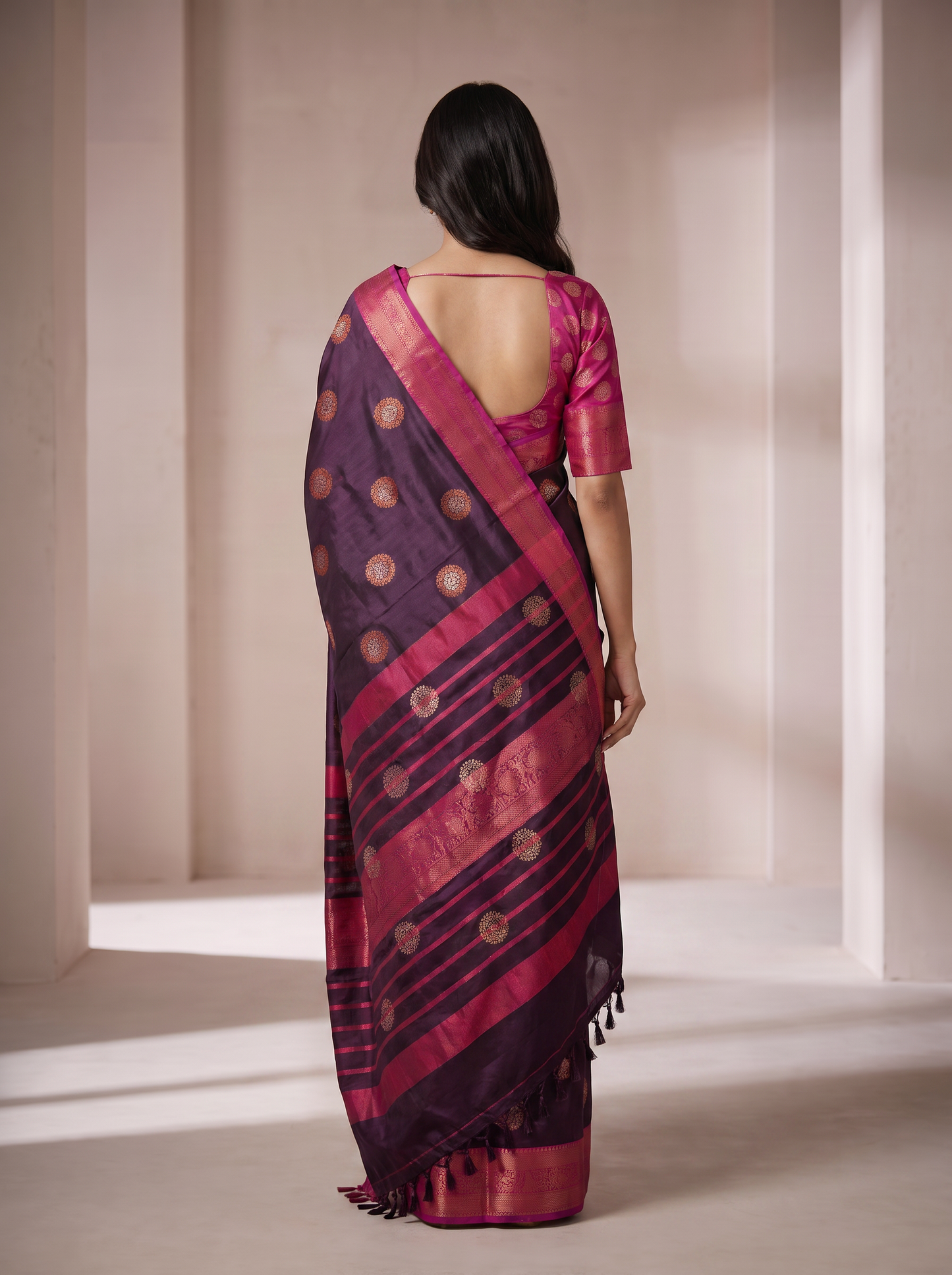 Vishwasundari Premium Silk Saree with Zari Woven Motifs & Traditional Pallu